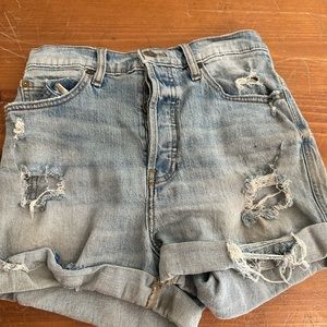 Eunina oliva mom short